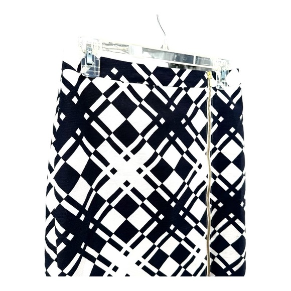 Talbots Women’s 2 Black White Skirt Pencil Zip Geometric Straight Office Career - Picture 8 of 12